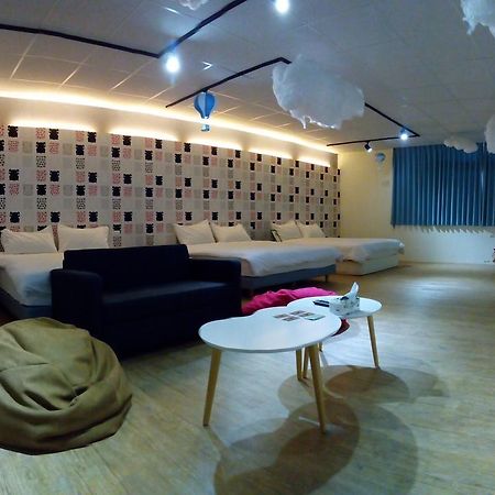 Sleep In Guest House Хуалиен Сити Екстериор снимка