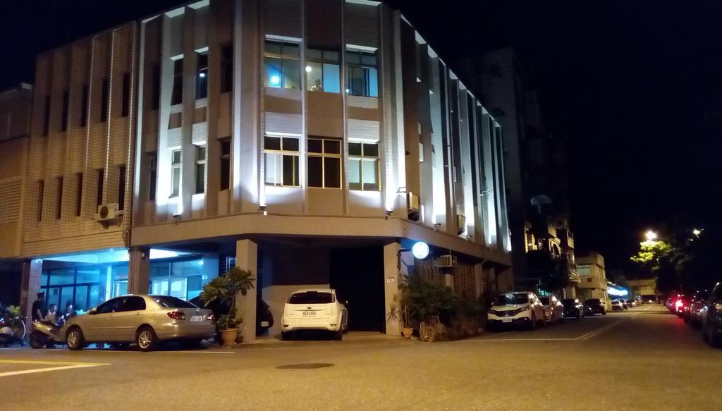 Sleep In Guest House Хуалиен Сити Екстериор снимка